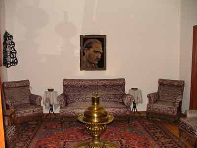 Atatürk'ün Oturma Odası