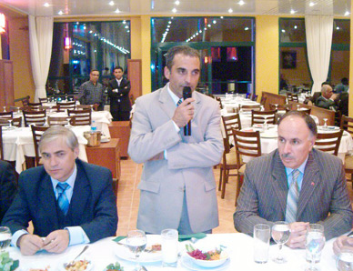 Kadıköy Medya Grubu Yönetim Kurulu Başkanı Sinan Gülerci, ilçenin önde gelen isimlerini ağırladı. Geceye Kadıköy'ün yeni Kaymakamı Sayın Kasım Esen de (solda) katıldı.