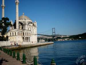 Ortaköy Camii